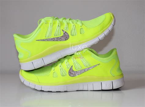 nike sportschuhe damen neon|Nike neon shoes women.